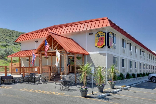 Super 8 by Wyndham Cody image 19