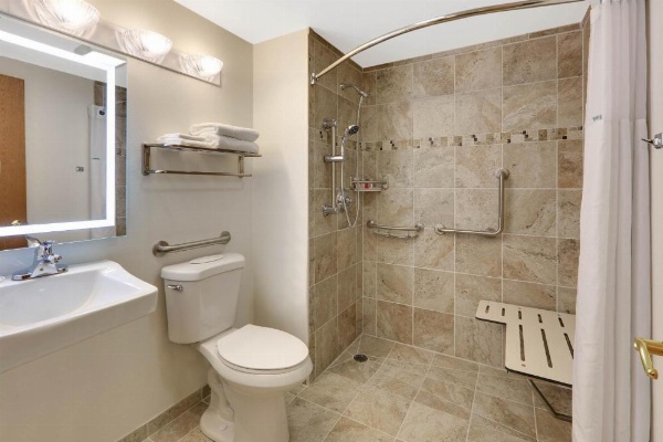 Super 8 by Wyndham Cody image 23