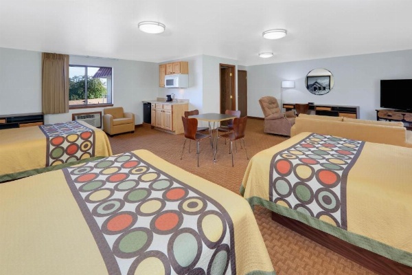 Super 8 by Wyndham Cody image 24